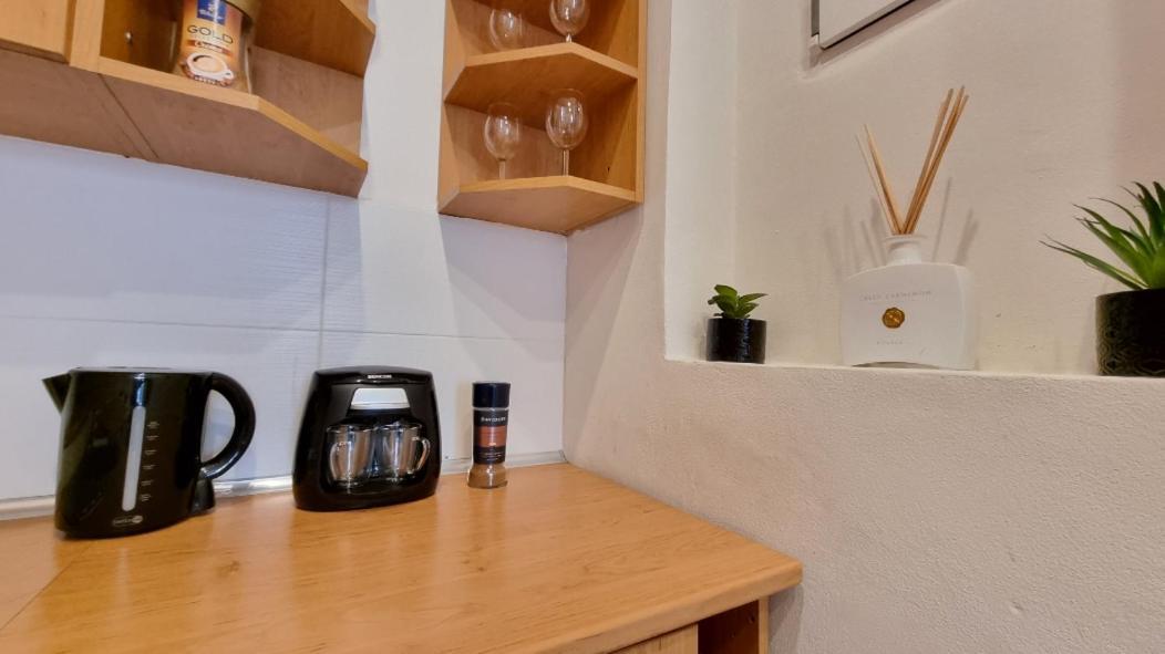 Finnem Rentals Zikova Prag Exteriör bild